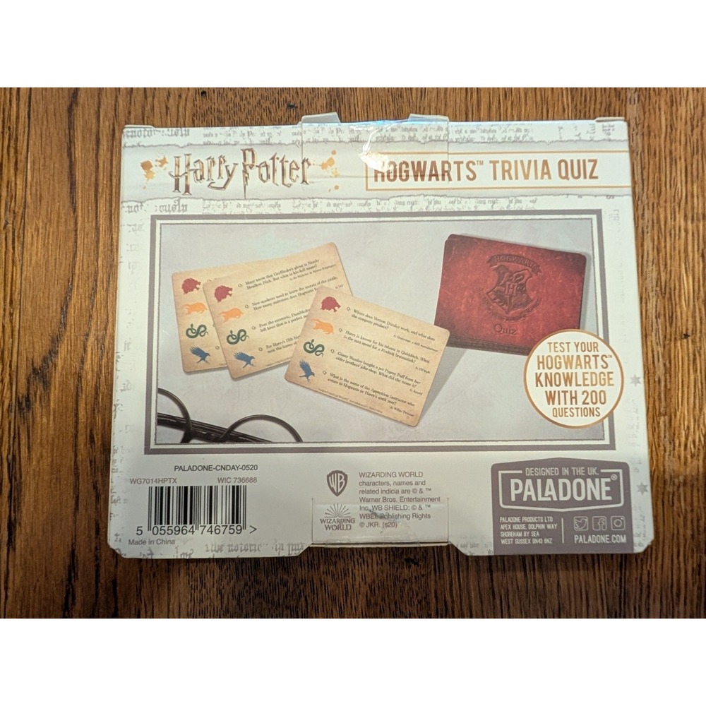 Harry Potter Hogwarts Trivia Quiz Game 200 Questions 50 Cards - Picture 2 of 2